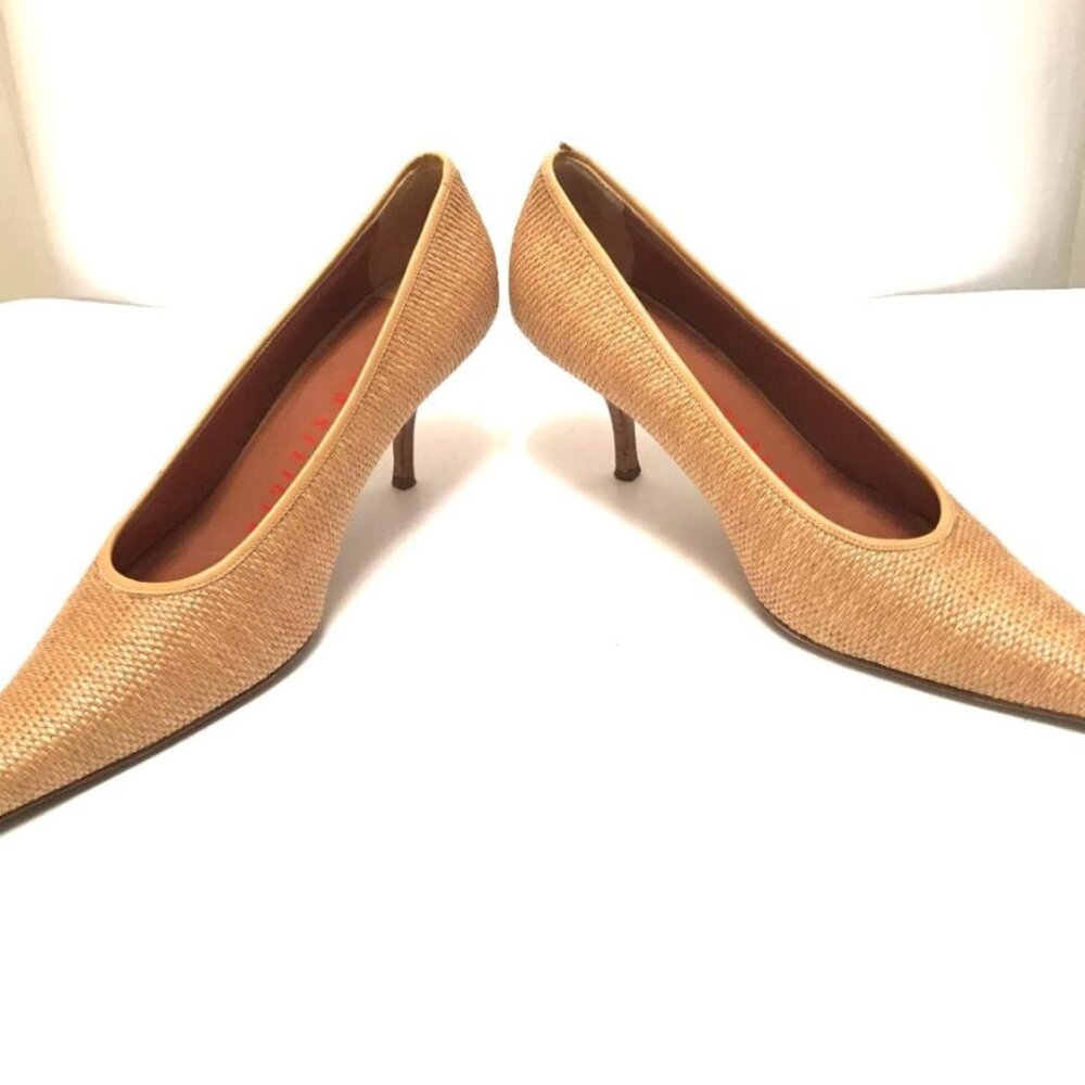 WALTER STEIGER, VINTAGE BEIGE FABRIC CLASSIC PUMP, SIZE-9-EXCELLENT CONDITION.